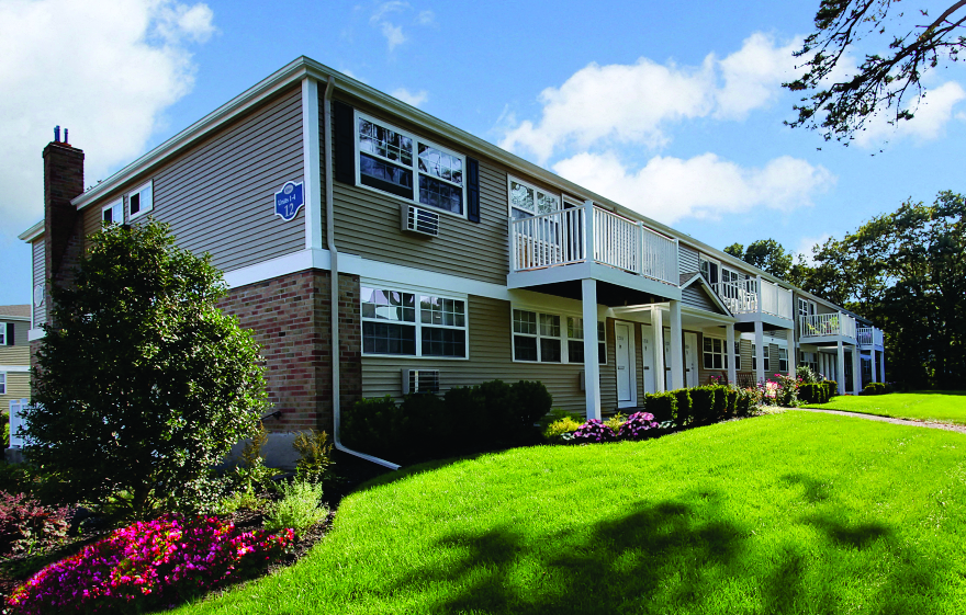 Ronkonkoma Apartments Colony Park Luxury Apartments